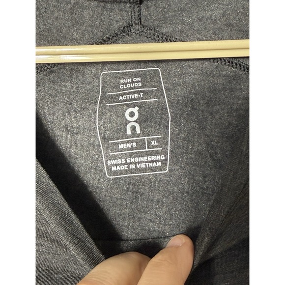 Run On Clouds Mens XLarge T-shirt Black Gray SS Active-T Cotton Modal Blend XL - Picture 5 of 7